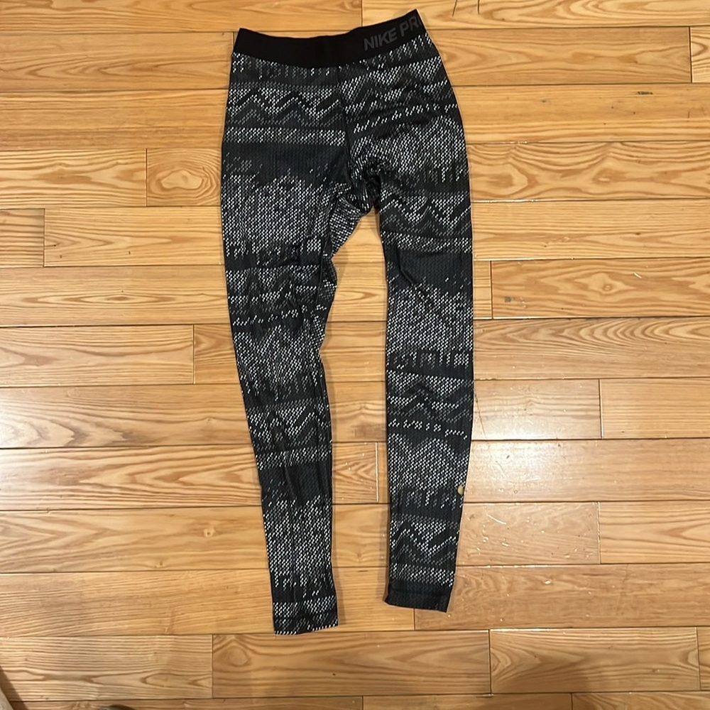 Dri-fit Nike Pro patterned leggings